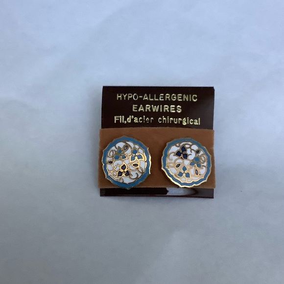 Vintage mini triquetra Cloisonné Earrings Studs - Picture 5 of 7